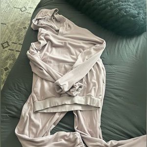 PTULA MATCHING SWEAT SET